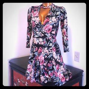 Forever 21 Floral Print 3/4 Sleeve Mini Dress sz S